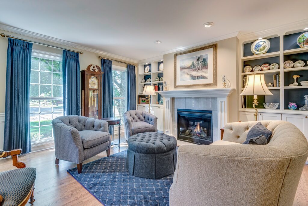 Blue traditional-designed living room