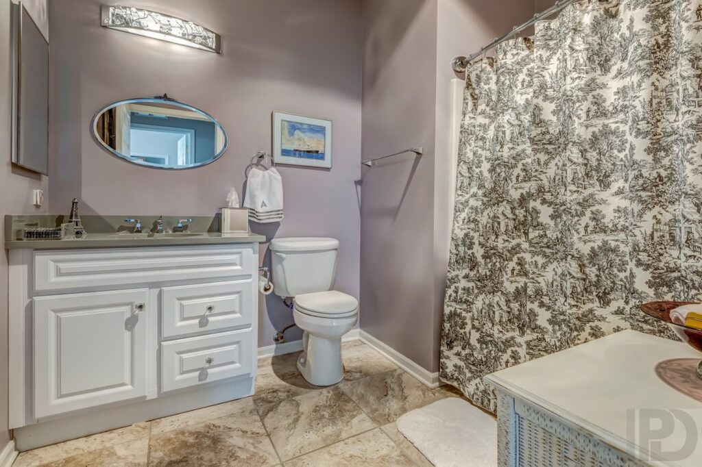 Classic-styled bathroom